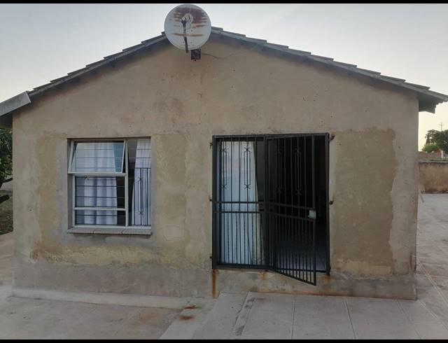 3 BEDROOM HOUSE FOR SALE IN JAMESON PARK